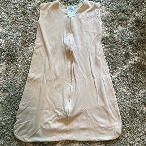 ❌SOLD❌3/$15 Halo cream sleep sack Medium 6-12 months